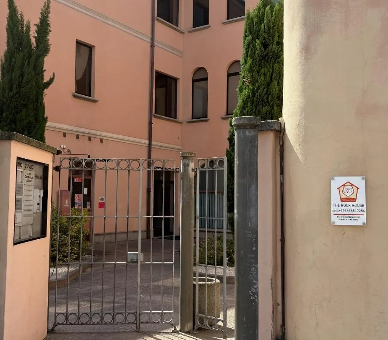 The Rock House Affittacamere Con Bagno Privato Piacenza Italia