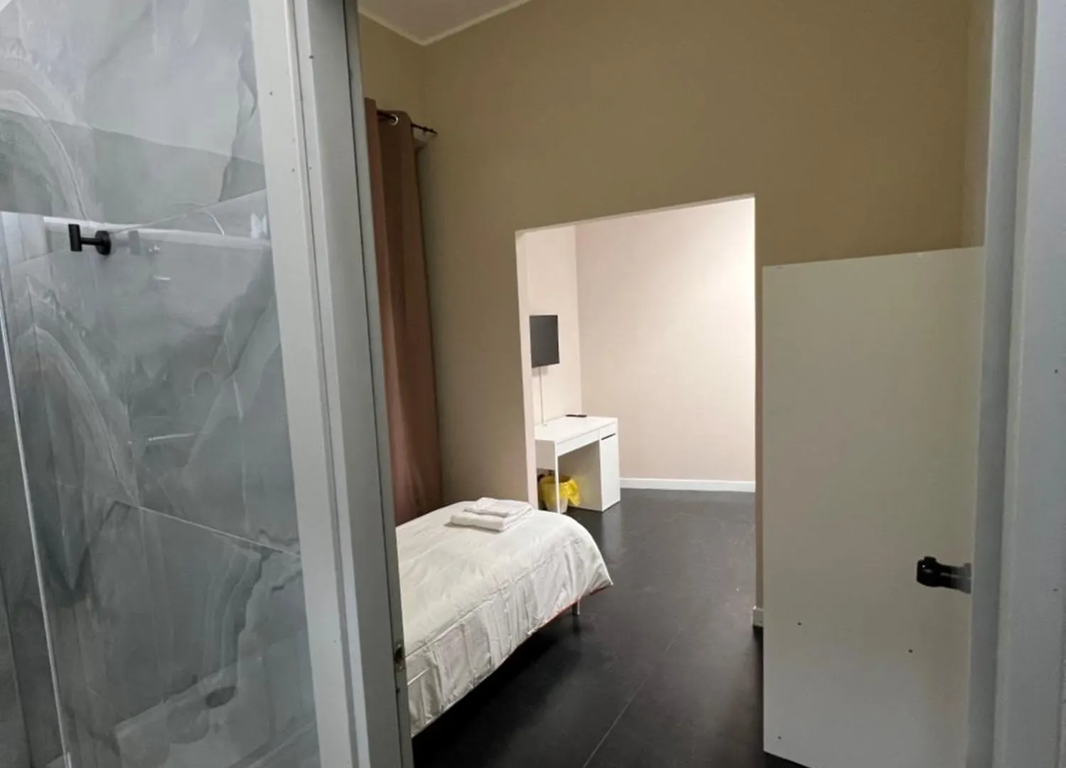 The Rock House Camere Con Bagno Privato Piacenza 0*,  Italien