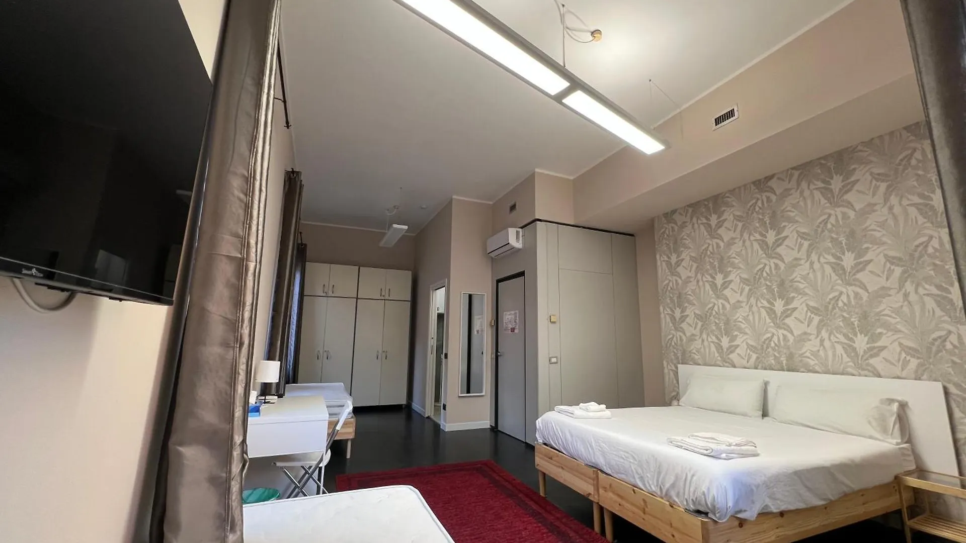 The Rock House Affittacamere Con Bagno Privato 0*, Piacenza