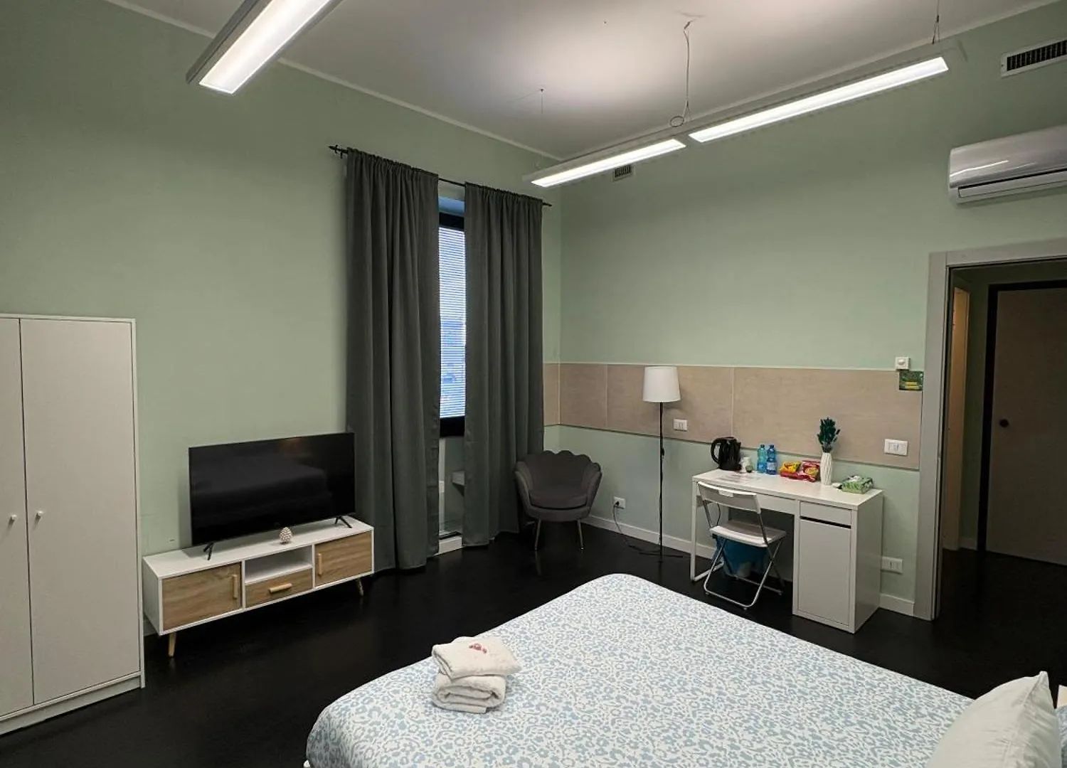 The Rock House Camere Con Bagno Privato Piacenza Pensionat