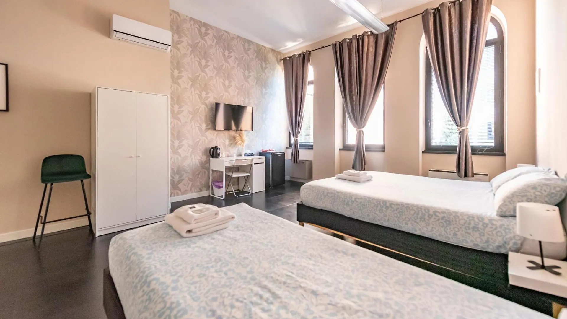 Pensionat The Rock House Camere Con Bagno Privato Piacenza Italien