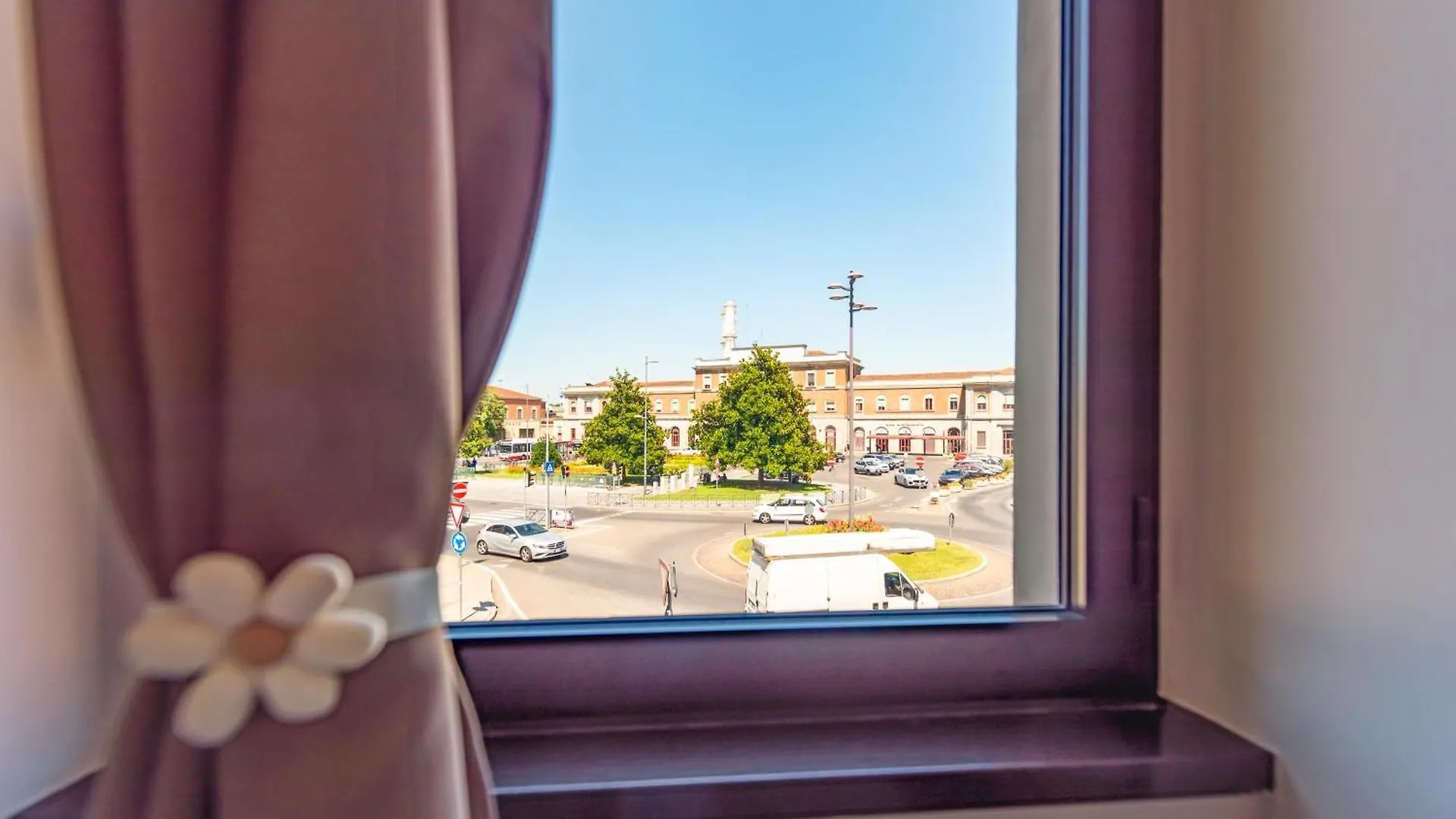 The Rock House Camere Con Bagno Privato Piacenza Pensionat